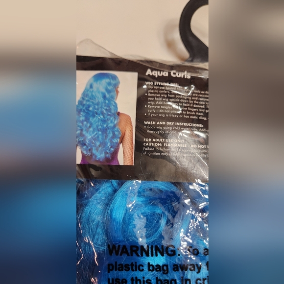 Aqua fashion Long Wavy curls costume wig approximately 24" long - Picture 4 of 7